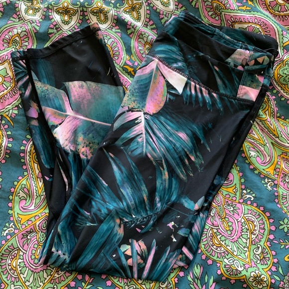 Fabletics Pants - Fabletics leggings size medium